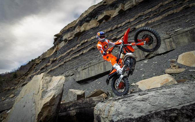 FIRST LOOK: 2025 KTM 300XC-W HARDENDURO