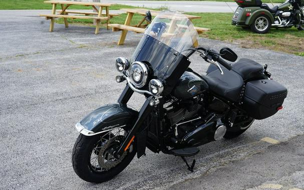 2025 Harley-Davidson Softail FLHC - Heritage Classic