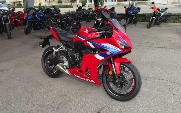 2026 Honda CBR650R E-CLUTCH