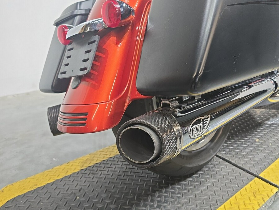 FLTRX 2011 Road Glide® Custom