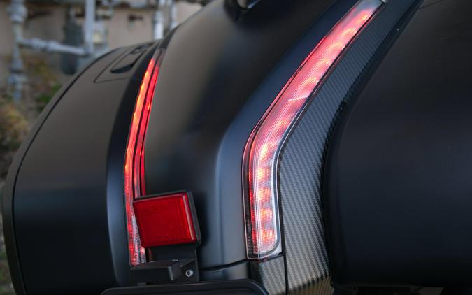 2017 MOTO GUZZI MGX 21