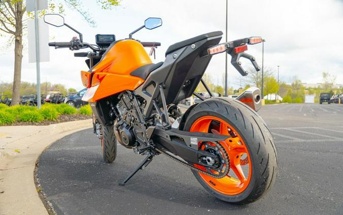 2024 KTM Duke 990