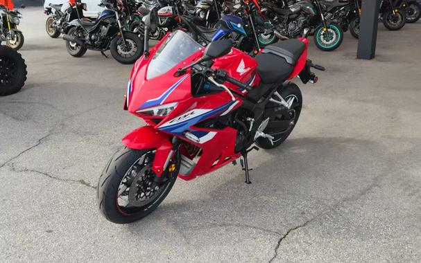 2026 Honda CBR650R E-CLUTCH