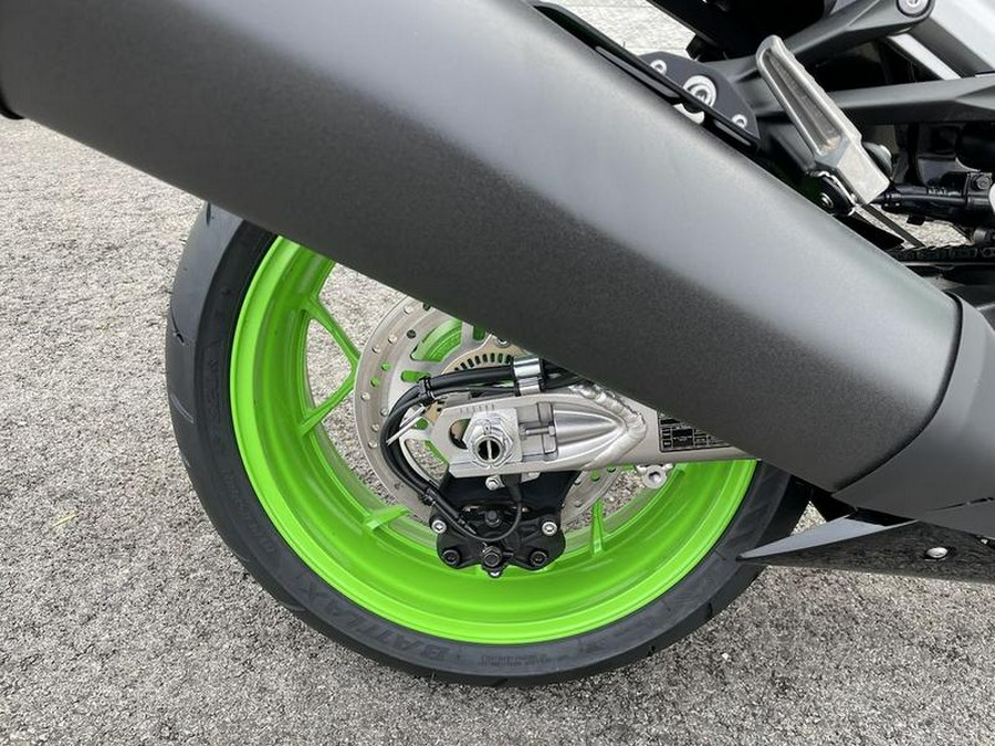 2024 Kawasaki Ninja® ZX™-14R 40th Anniversary Edition ABS