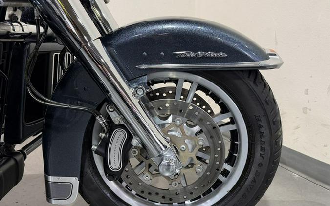 2015 Harley-Davidson Trike FLHTCUTG - Tri-Glide Ultra