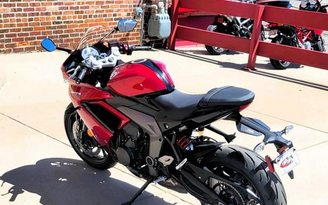 2025 Triumph Daytona 660 Carnival RedSapphire Black