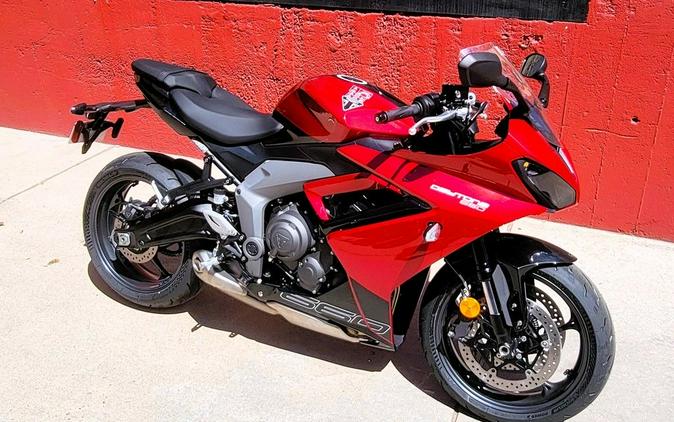 2025 Triumph Daytona 660 Carnival Red/Sapphire Black