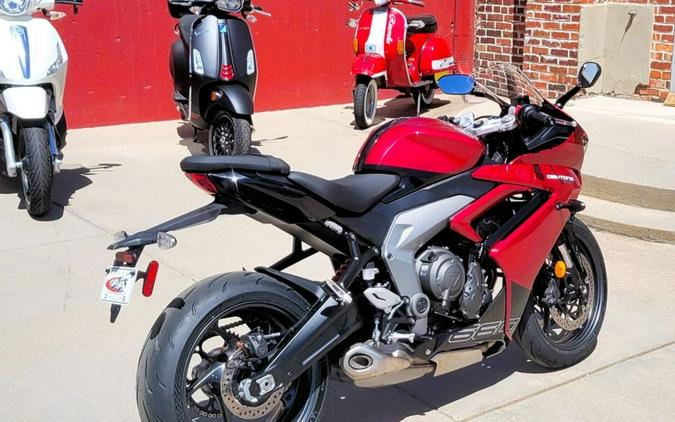 2025 Triumph Daytona 660 Carnival Red/Sapphire Black