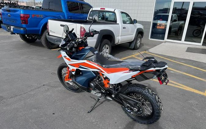 2023 KTM 890 Adventure R First Look [7 Fast Facts + 16 Photos]