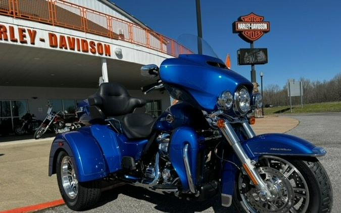 2024 Harley-Davidson Tri Glide Ultra Blue Burst