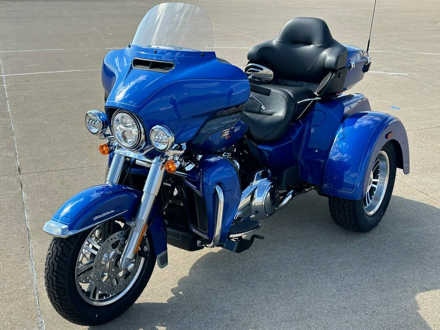 2024 Harley-Davidson Tri Glide Ultra Blue Burst