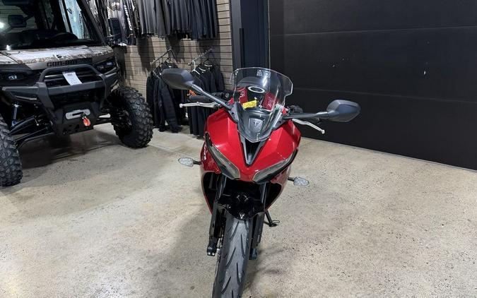 2025 Triumph Daytona 660 Snowdonia White/Sapphire Black