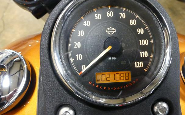 2015 Harley-Davidson® DYNA STREET BOB