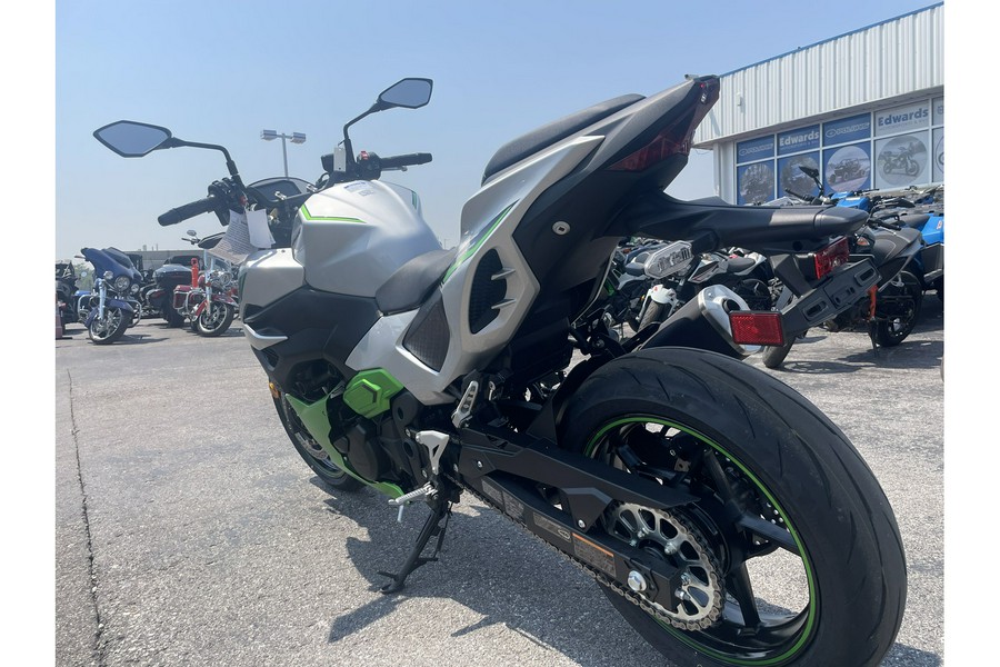 2024 Kawasaki Ninja® 7 Hybrid ABS