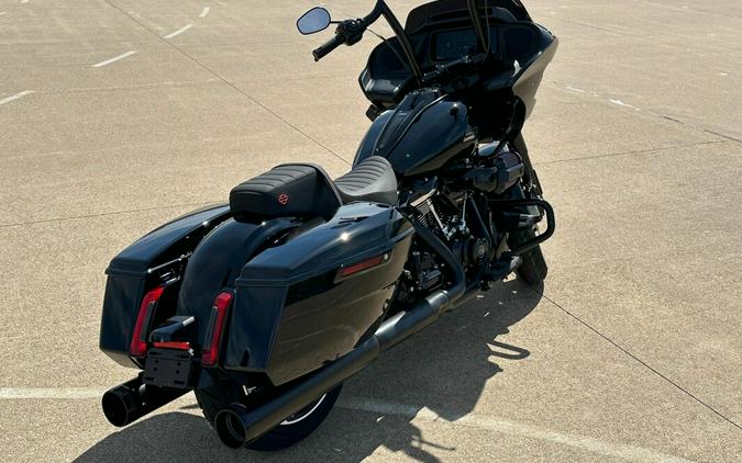 2024 Harley-Davidson Road Glide® Vivid Black