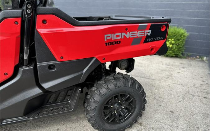 2024 Honda Pioneer 1000-6 Deluxe Crew