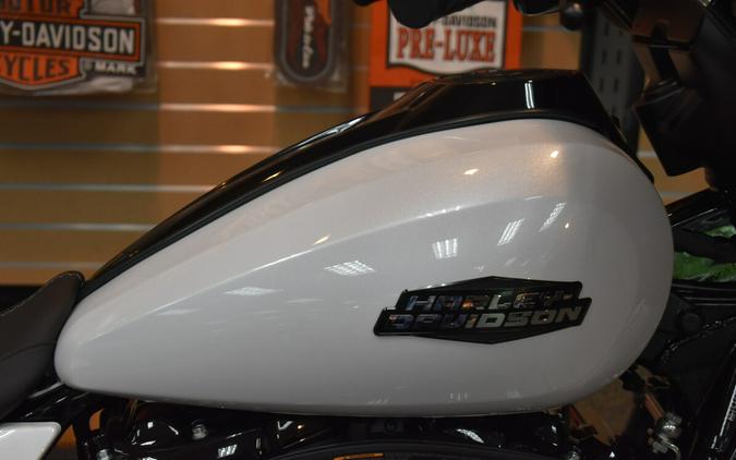 FLHX 2024 Street Glide®