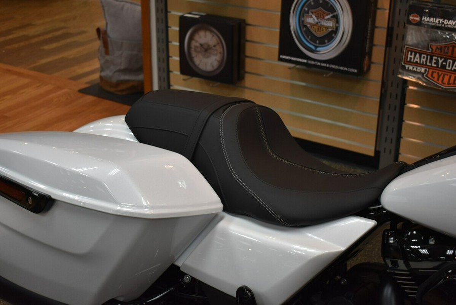 FLHX 2024 Street Glide®