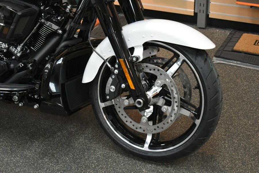 FLHX 2024 Street Glide®