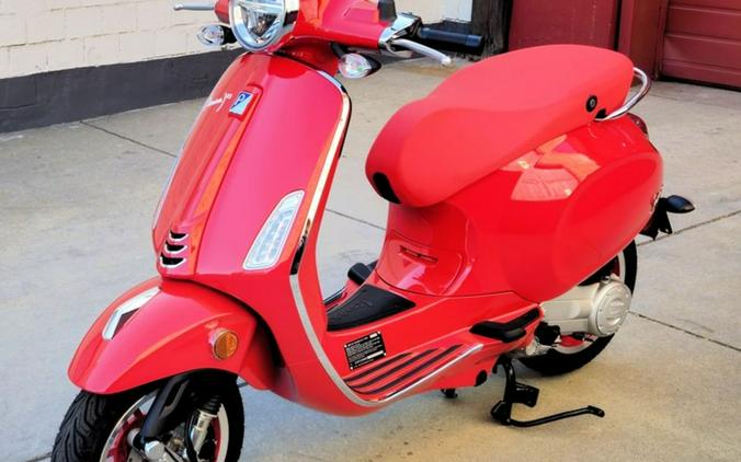 2025 Vespa Primavera 50 Red