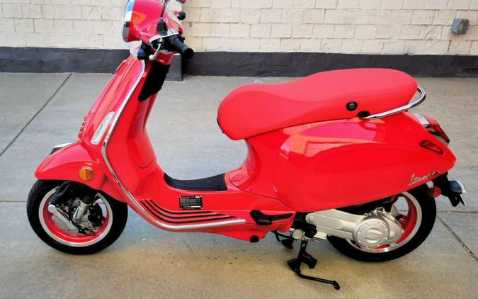 2025 Vespa Primavera 50 Red