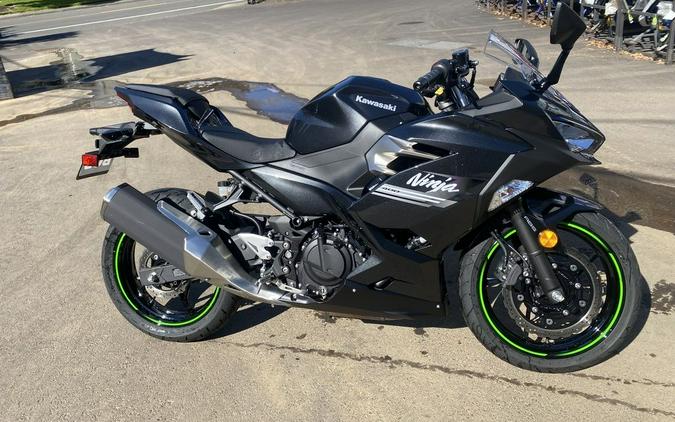 2022 Kawasaki Ninja® 400 ABS