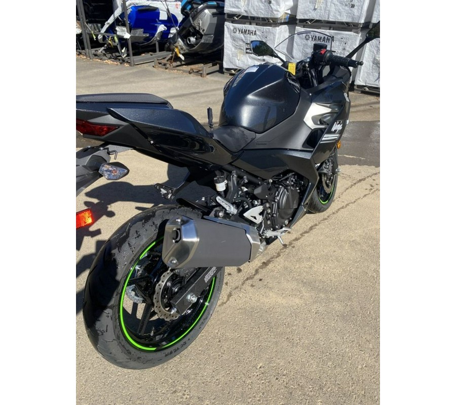 2022 Kawasaki Ninja® 400 ABS