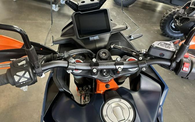 2027 KTM 890 Adventure R Rally