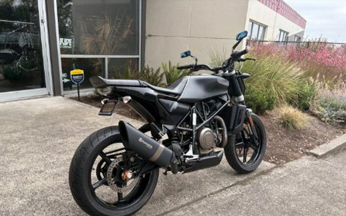 2019 Husqvarna Svartpilen 701