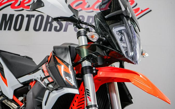 2022 KTM 890 Adventure