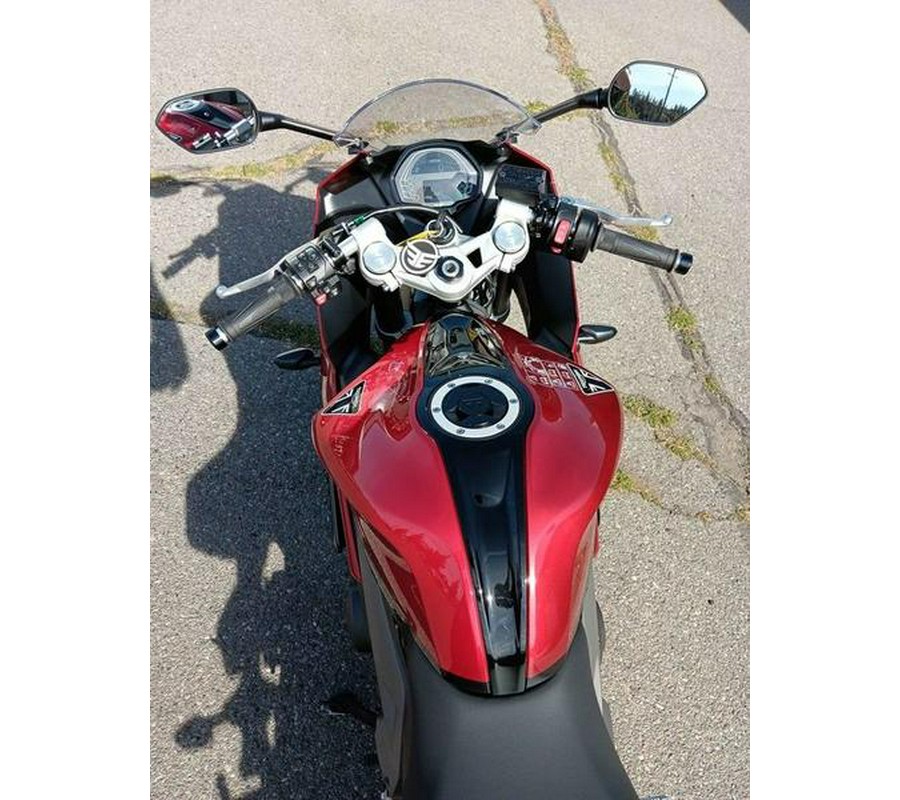 2025 Triumph Daytona 660 Carnival Red/Sapphire Black