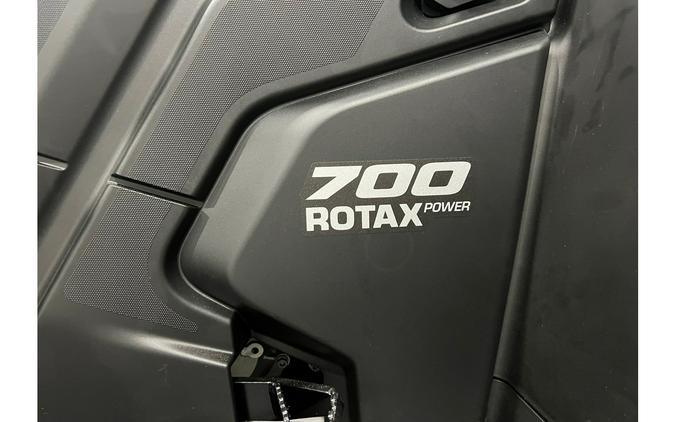 2026 Outlander MAX XT 700 - Can-Am