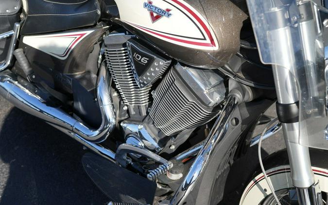 2014 Victory Motorcycles Cross Roads Classic Two-Tone Bronze Mist Khaki
