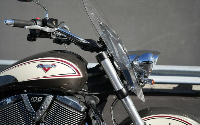 2014 Victory Motorcycles Cross Roads Classic Two-Tone Bronze Mist Khaki
