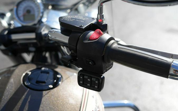 2014 Victory Motorcycles Cross Roads Classic Two-Tone Bronze Mist Khaki