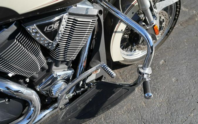 2014 Victory Motorcycles Cross Roads Classic Two-Tone Bronze Mist Khaki