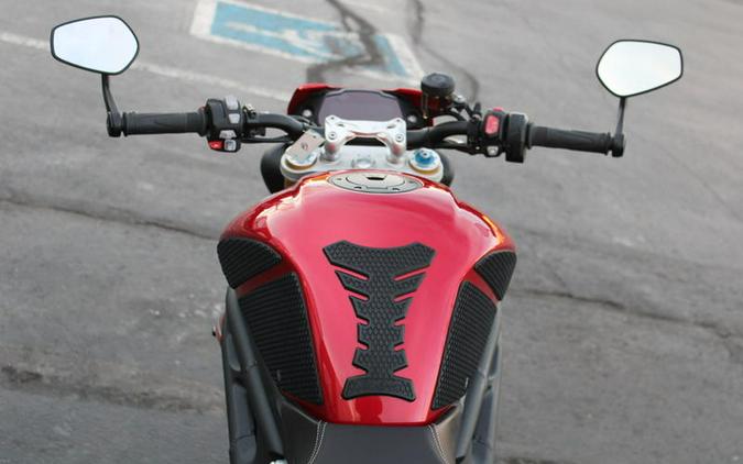 2024 Triumph Speed Triple 1200 RS Carnival Red