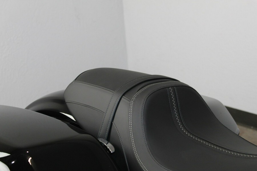 Harley-Davidson® Road Glide™ 2026 Vivid Black
