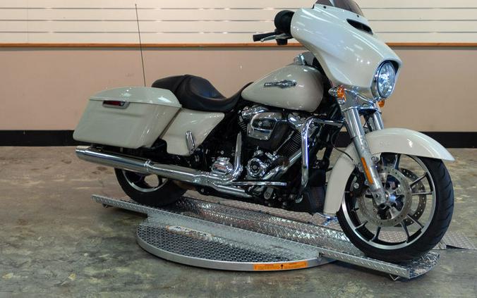 2022 Harley-Davidson® FLHX - Street Glide®