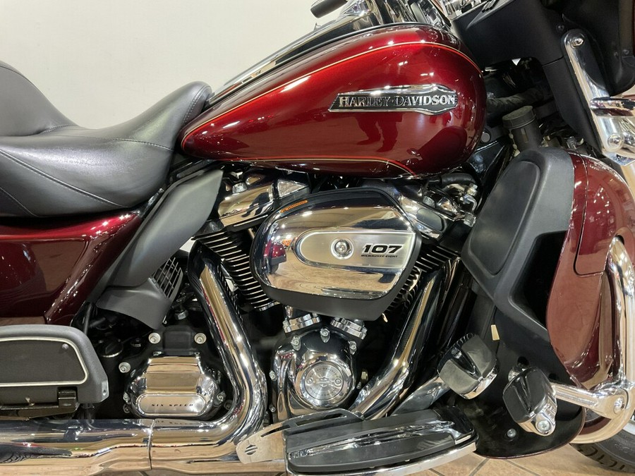 2017 Harley-Davidson® Tri Glide® Ultra Two-Tone Mysterious Red Sunglo/Velocity Red Sunglo FLHTCUTG