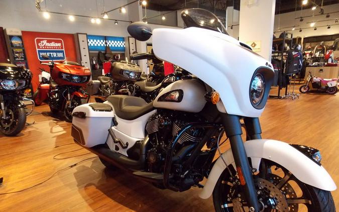 2024 Indian Motorcycle® Chieftain® Dark Horse® w/Powerband Audio Pkg Ghost White Metallic Smoke wit