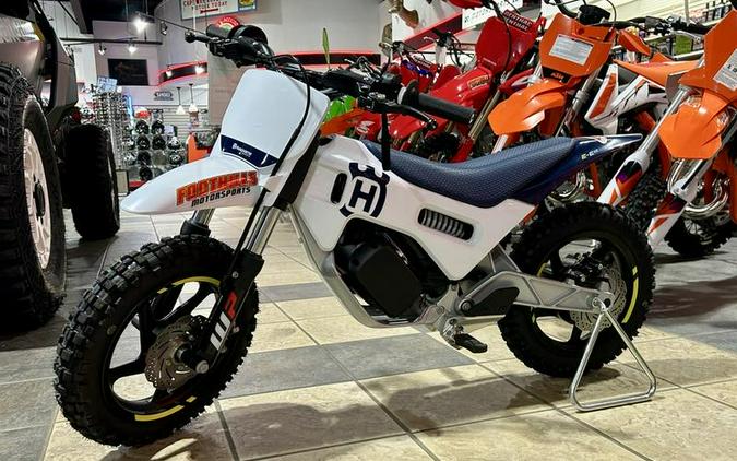 2024 Husqvarna® EE 2