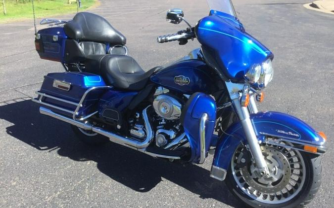2010 Harley-Davidson® Electra Glide® Ultra Classic® FLAME BLUE PRL