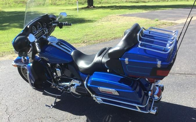 2010 Harley-Davidson® Electra Glide® Ultra Classic® FLAME BLUE PRL