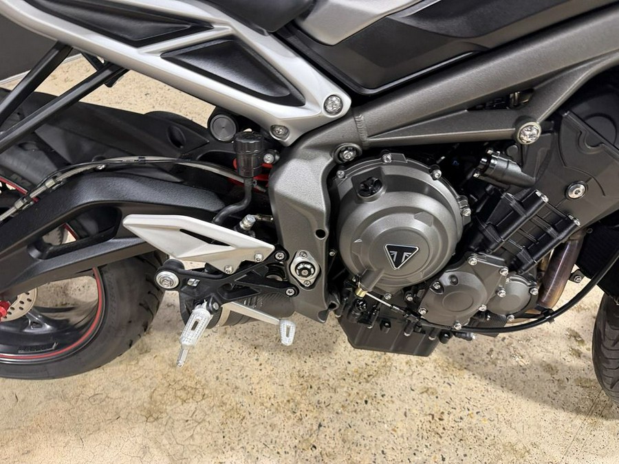2022 Triumph Street Triple R Matte Silver Ice