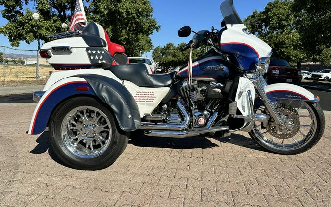 FLHTCUTG 2015 Tri Glide Ultra