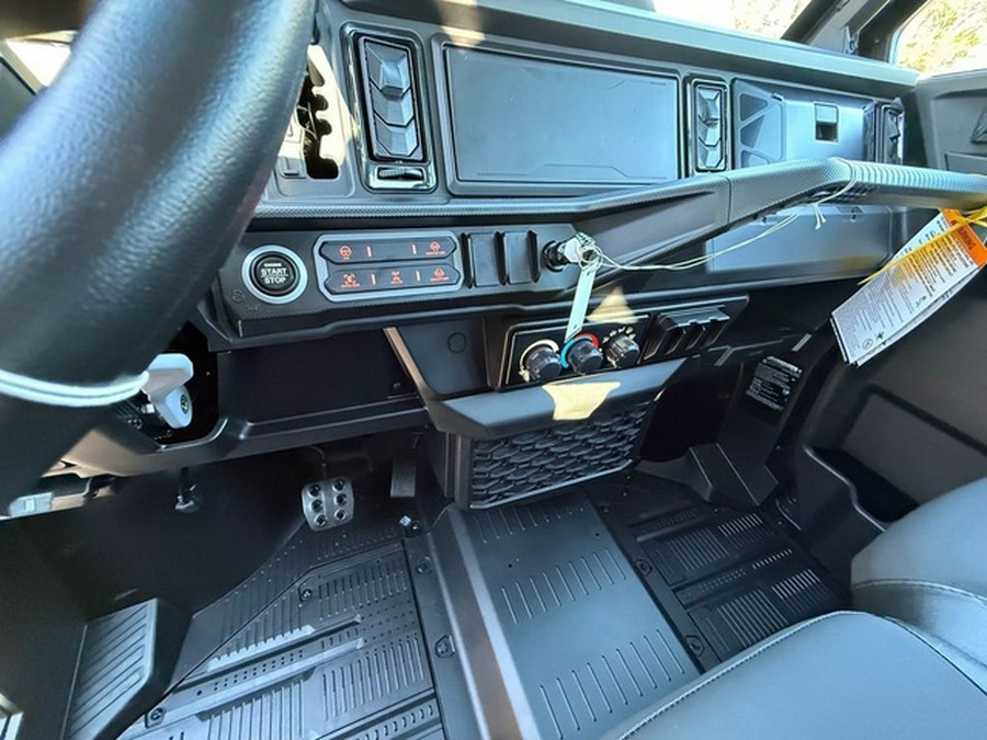 2026 Can-Am Defender MAX XT CAB HD11