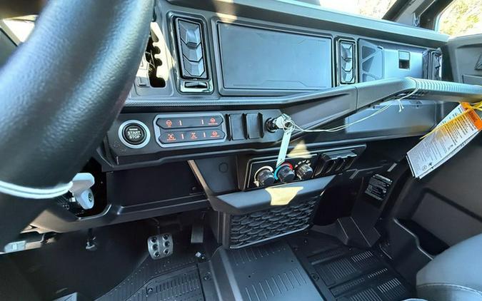 2026 Can-Am Defender MAX XT CAB HD11