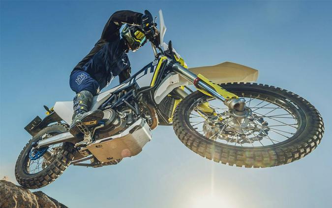 2024 Enduro 701 - Husqvarna Motorcycles