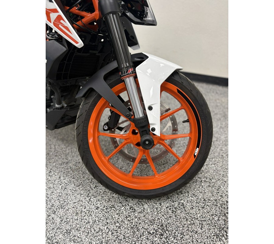 2018 KTM 390 Duke - UKT3289
